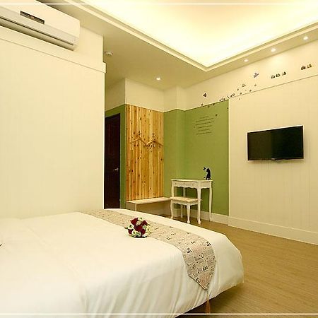 Bear Giant Castle Apartment Hualien City Exterior photo