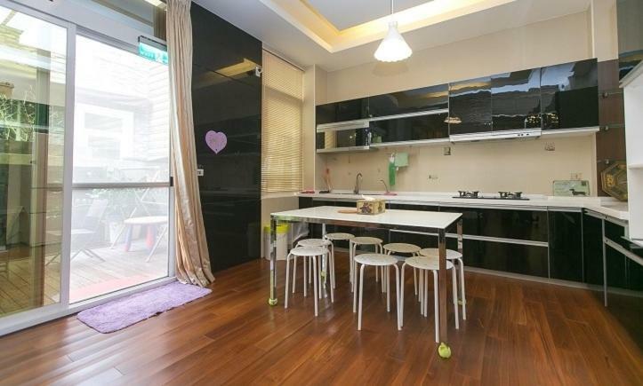 Bear Giant Castle Apartment Hualien City Exterior photo